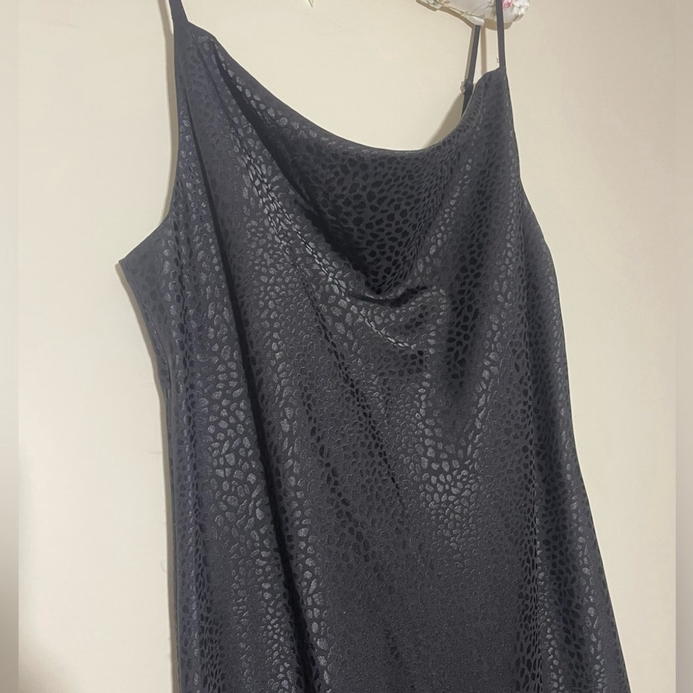 Emma & Michele Spaghetti
Strap Cowl Dress Black Midi Dress - Picture 8 of 9